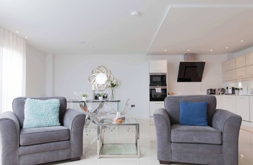 West End Apartment | Luxurious Central Edinburgh Apartment - Sleeps 6