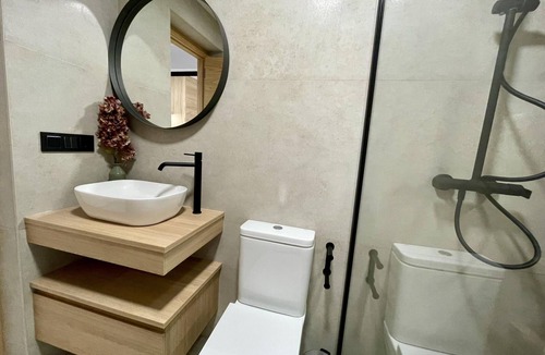 Distrito Centro Apartment | Luxurious Central Suite El Geranio in Córdoba, Next to Plaza de Tendillas