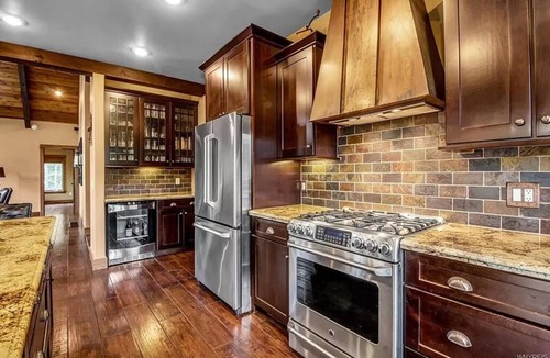 Ellicottville Cabin | Luxurious Chalet! Hot-tub, Bonfire & A+ Location for Skiing/Town