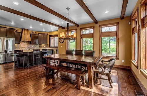 Ellicottville Cabin | Luxurious Chalet! Hot-tub, Bonfire & A+ Location for Skiing/Town