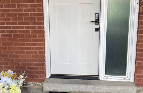 West Valley City House | luxurious Charming 2-bed house with WiFi and AC with arcade pac-man pet friendly