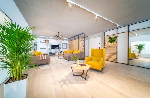 Vevey Apartment | LUXURIOUS CITY CENTRE APARTMENT VEVEY by GUESTLEE