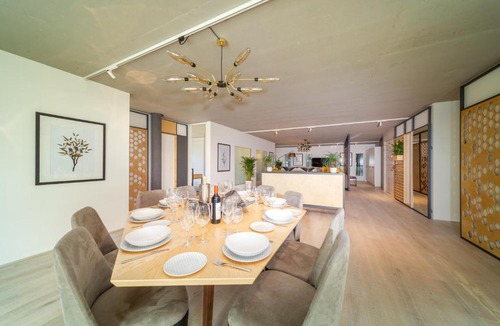 Vevey Apartment | LUXURIOUS CITY CENTRE APARTMENT VEVEY by GUESTLEE