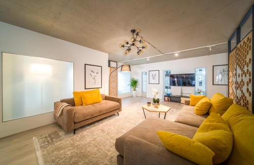 Vevey Apartment | LUXURIOUS CITY CENTRE APARTMENT VEVEY by GUESTLEE