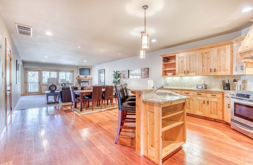 Government Camp Condo | Luxurious Collins Lake condo with fireplace, great views & shared pool & hot tub