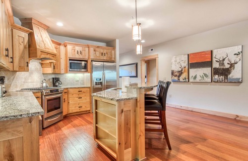 Government Camp Condo | Luxurious Collins Lake condo with fireplace, great views & shared pool & hot tub