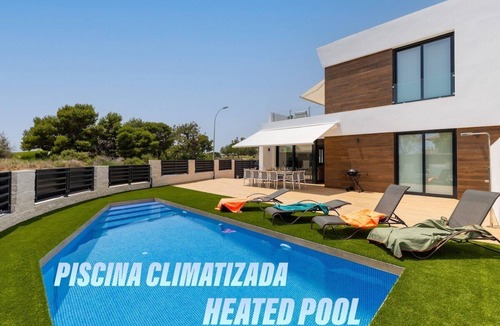 Coveta Fuma Villa | Luxurious & Comfy by Fidalsa