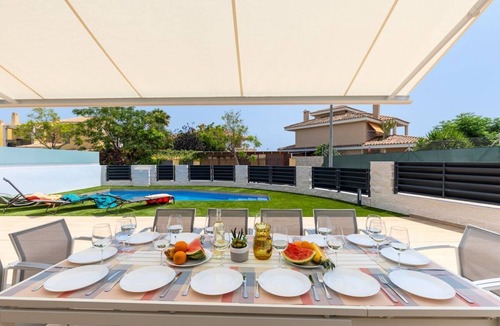 Coveta Fuma Villa | Luxurious & Comfy by Fidalsa