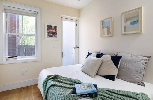 North Brookline House | Luxurious condo in the heart of Coolidge Corner !