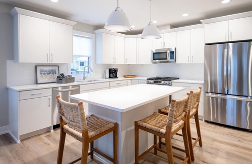 Douglas Condo | Luxurious Condo on Kalamazoo Lake