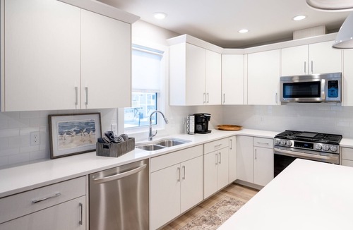 Douglas Condo | Luxurious Condo on Kalamazoo Lake