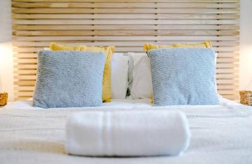 Chester House | Luxurious Cosy 4BR Home Cheshire