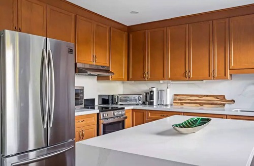 Clearview Township Cottage | Luxurious Cottage Across Water!
