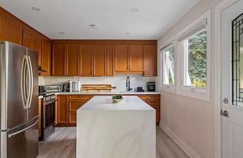Clearview Township Cottage | Luxurious Cottage Across Water!
