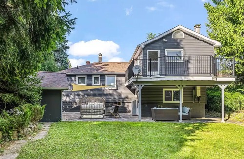 Clearview Township Cottage | Luxurious Cottage Across Water!