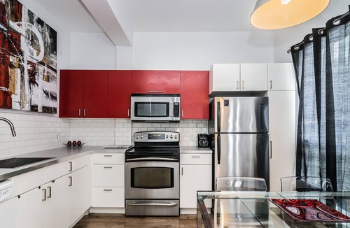 Sainte-Marie Cottage | Luxurious Cottage Old Port& Downtown 2 Bdrms 2-Parking Spaces Right behind House