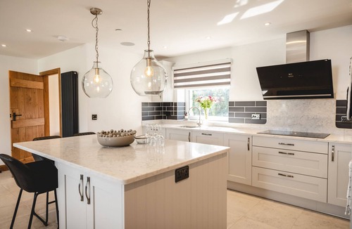 Rhyd-y-clafdy House | Luxurious cottage on working organic dairy farm