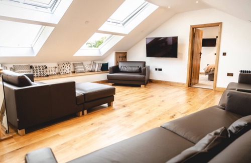 Rhyd-y-clafdy House | Luxurious cottage on working organic dairy farm