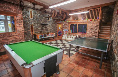 Rhyd-y-clafdy House | Luxurious cottage on working organic dairy farm