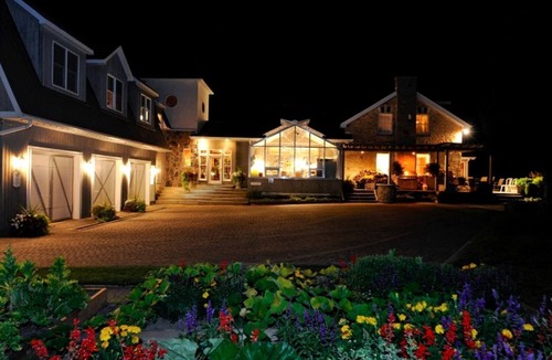 Grey Highlands Villa | Luxurious Cottage Retreat Rental Nestled in the Beautiful Wilderness of Grey County, Ontario