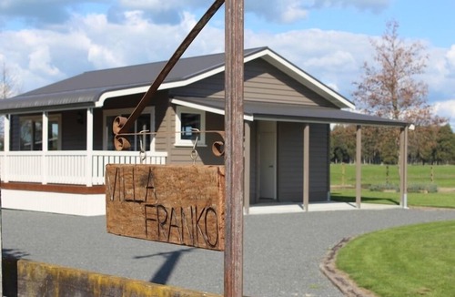 Gordonton Cottage | Luxurious country cottage