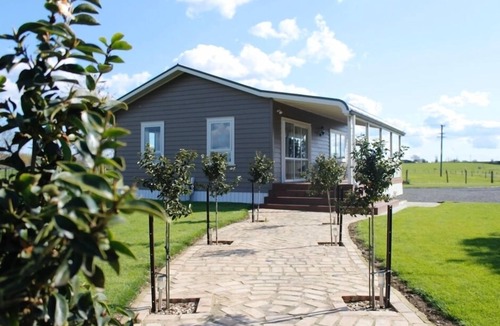 Gordonton Cottage | Luxurious country cottage