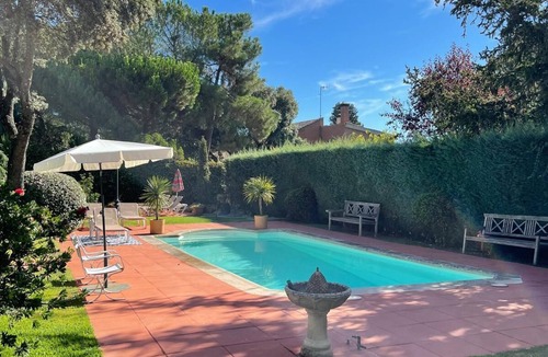 El Escorial Ski Chalet | Luxurious country house-chalet with garden and swimming pool 10 minutes from El Escorial