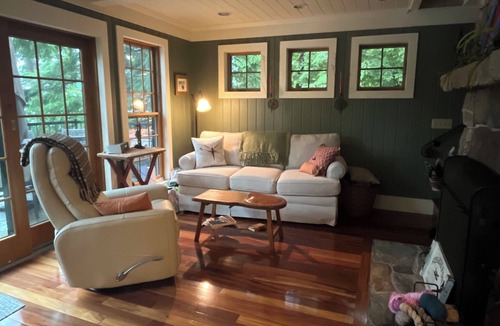 Sweden Cottage | Luxurious Custom Built Lakefront