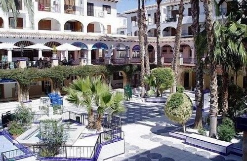Villamartin Villa | Luxurious detached Air Conditioned Villa with private pool and beautiful gardens