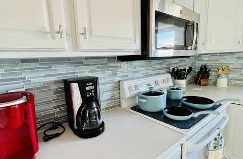 North Truro House | LUXURIOUS DIRECT OCEANFRONT,PRIVATE BEACH,SUNSET VIEWS,AC,2BR w/LOFT,KAYAK