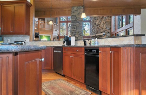 Lake Toxaway House | Luxurious, Distinctive yet Captivating architectural Design