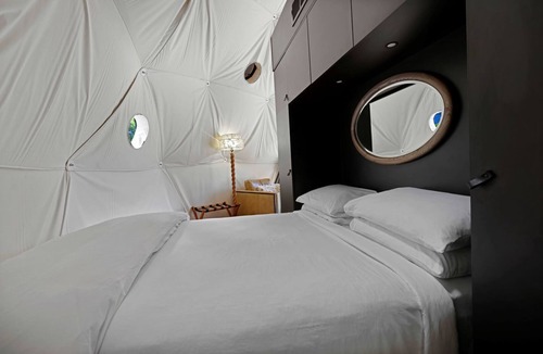 Swan Lake Cabin | Luxurious Dome with Stunning Views for a Romantic Glamping Getaway by Swan Lake, New York