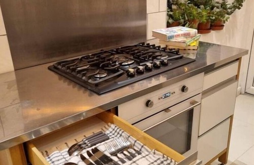 Luton House | Luxurious Double Bedroom