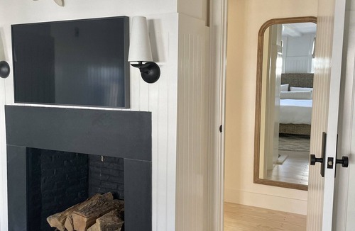 Brant Point Condo | Luxurious Downtown ACK condo within steps to it all!