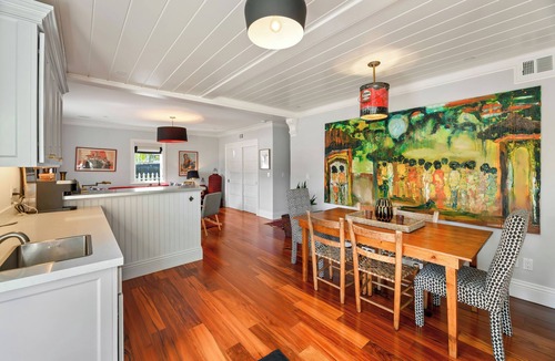 Napa Cottage | Luxurious Downtown Digs