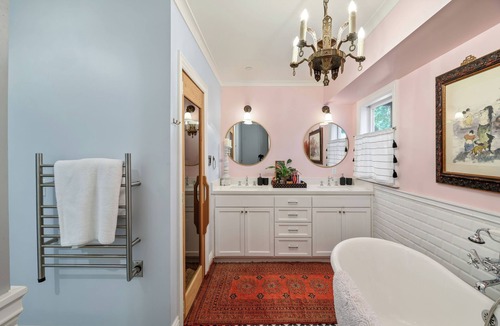 Napa Cottage | Luxurious Downtown Digs