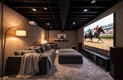Phoenix Hill Apartment | Luxurious Downtown Escape W Cinema & City Views