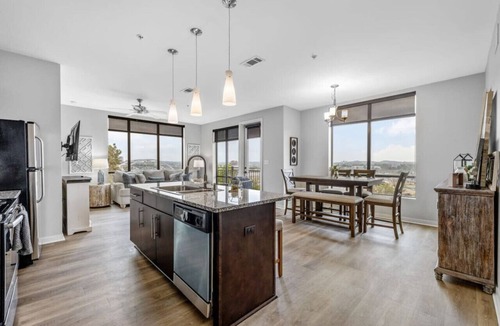 Rolling Mill Hill Condo | Luxurious Downtown High floor Corner-2bd2bth-#520