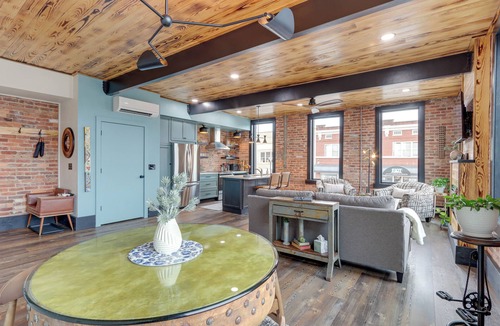 Murphy Apartment | Luxurious Downtown Murphy Vacation Rental Loft!