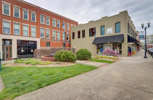 Murphy Apartment | Luxurious Downtown Murphy Vacation Rental Loft!