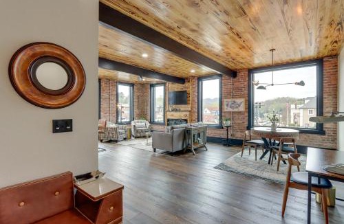 Murphy Apartment | Luxurious Downtown Murphy Vacation Rental Loft!