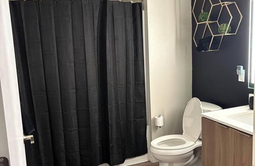 Lakeside Apartment | Luxurious Downtown Suite