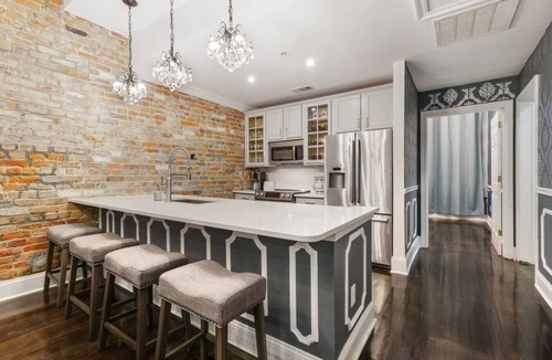 French Quarter Condo | Luxurious Downtown Condo by the French Quarter!
