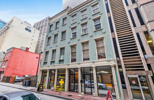 French Quarter Condo | Luxurious Downtown Condo by the French Quarter!