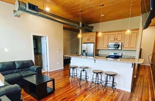 Russellville Apartment | Luxurious Downtown apartment