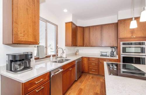 Loveland House | Luxurious Dream Home - For 10!