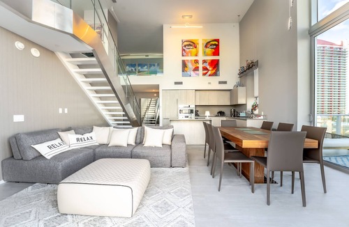 Hollywood South Central Beach Condo | Luxurious Duplex Condo with Beach Service