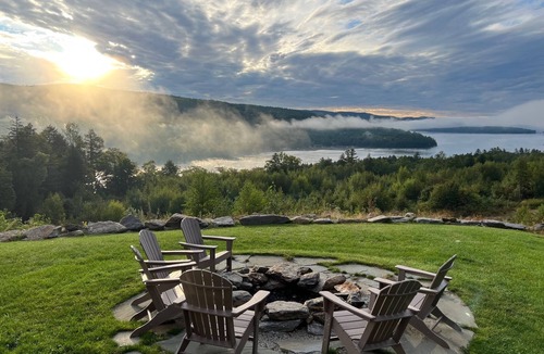 Hebron Cabin | Luxurious Eagle Ridge Log Home Newfound Lake