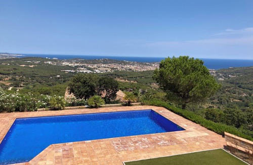 Sant Feliu de Guixols Villa | Luxurious villa with Spectaculair sea and bay view sleeps 8