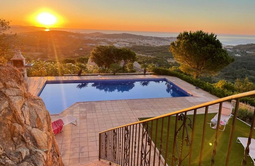 Sant Feliu de Guixols Villa | Luxurious villa with Spectaculair sea and bay view sleeps 8
